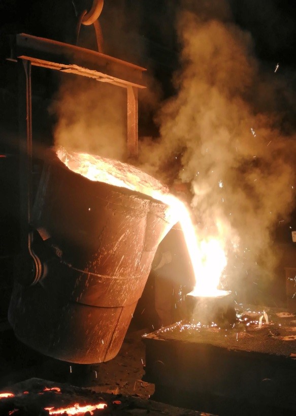 【無(wú)錫鑄造廠】25噸打樁機(jī)配套鑄件活塞順利完成澆注 【無(wú)錫鑄造廠】25噸打樁機(jī)配套鑄件活塞順利完成澆注